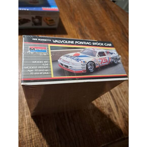 1989 Monogram Neil Bonnett Valvoline Pontiac Stock Race Car 75 NASCAR Kit Sealed - Picture 4 of 6